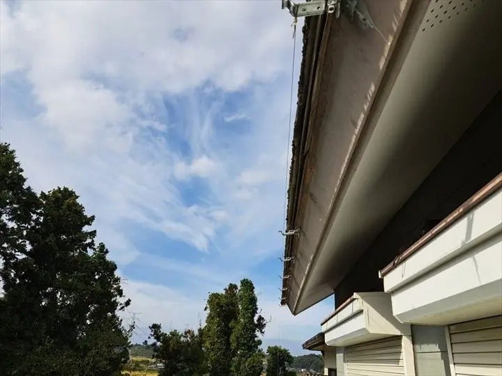 勾配を調整して吊り金具の取り付け