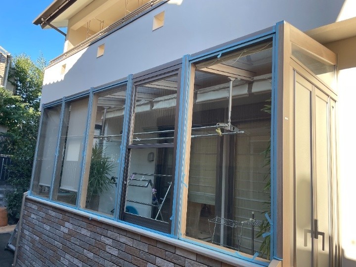 清掃が完了した後に目地周りの養生