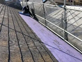 防水紙（ルーフィング）を敷設