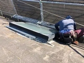 屋根カバー工事を進める工程