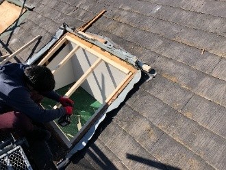 天窓の解体作業