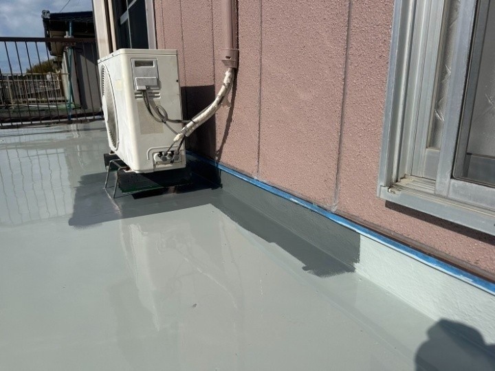 ダイフレックス社製「DSカラーゼロ」を使用した塗装風景