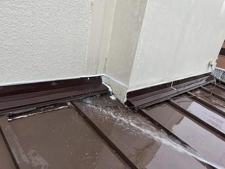 雨漏り補修工事後の屋根