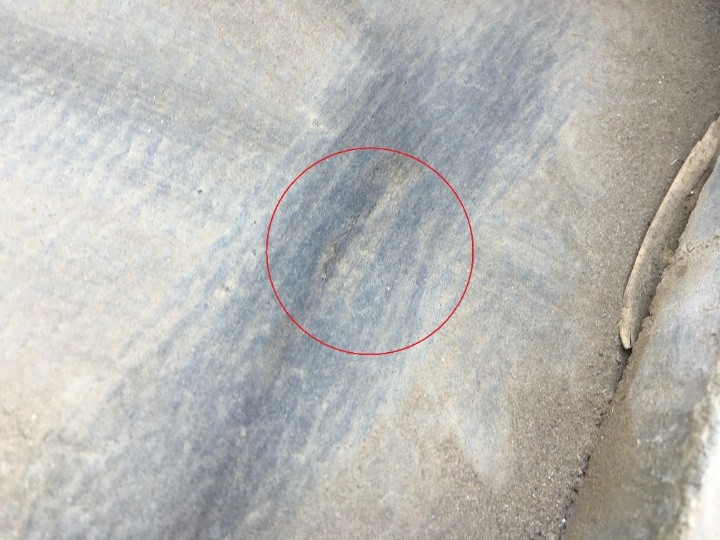 防水紙の破れ箇所
