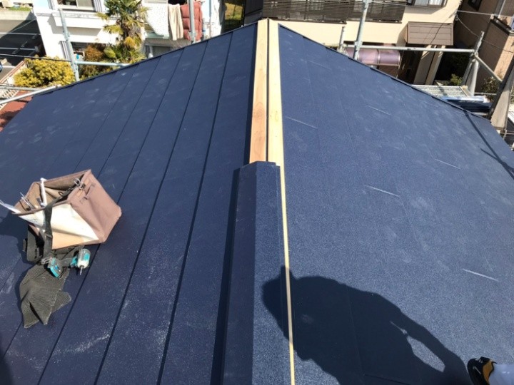 棟板金前の貫板設置