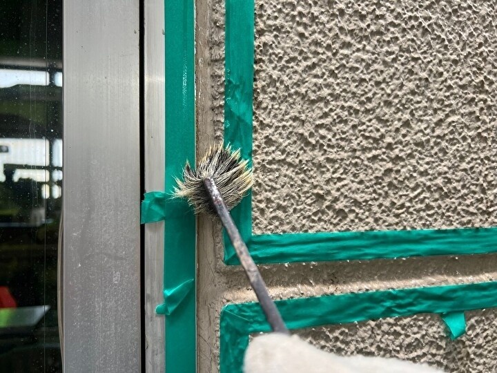 「シールプライマー」塗布作業