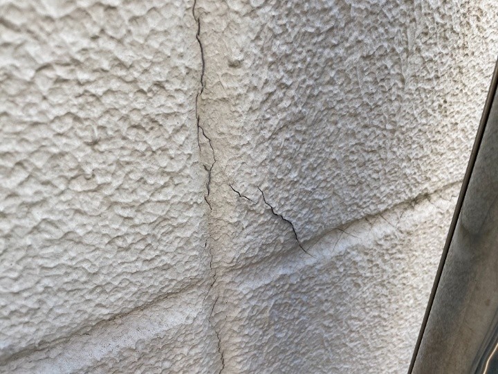 ALC外壁のひび割れ症状