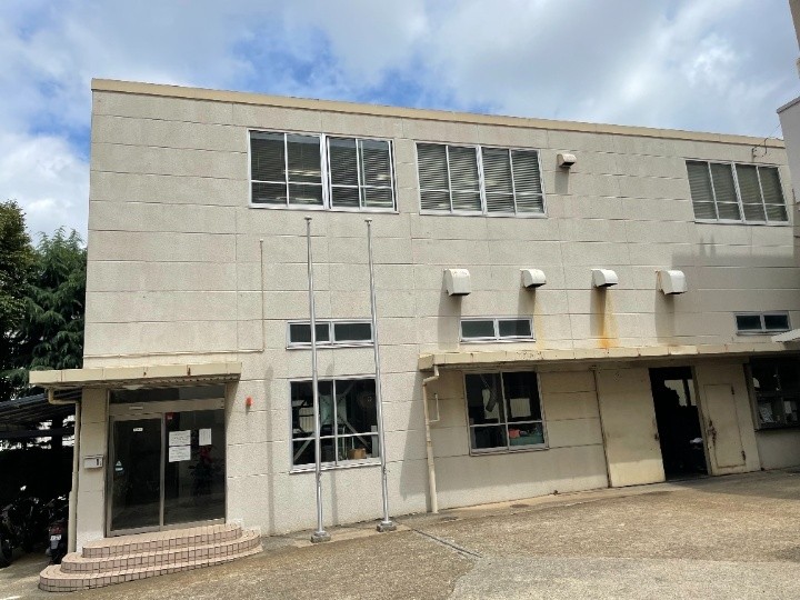 雨漏りするALC外壁の建物