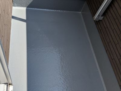 FRP防水のトップコートを塗り替え雨漏り予防