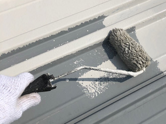 屋根塗装　数回の重ね塗り
