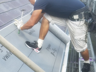 屋根カバー工法　ルーフィング設置